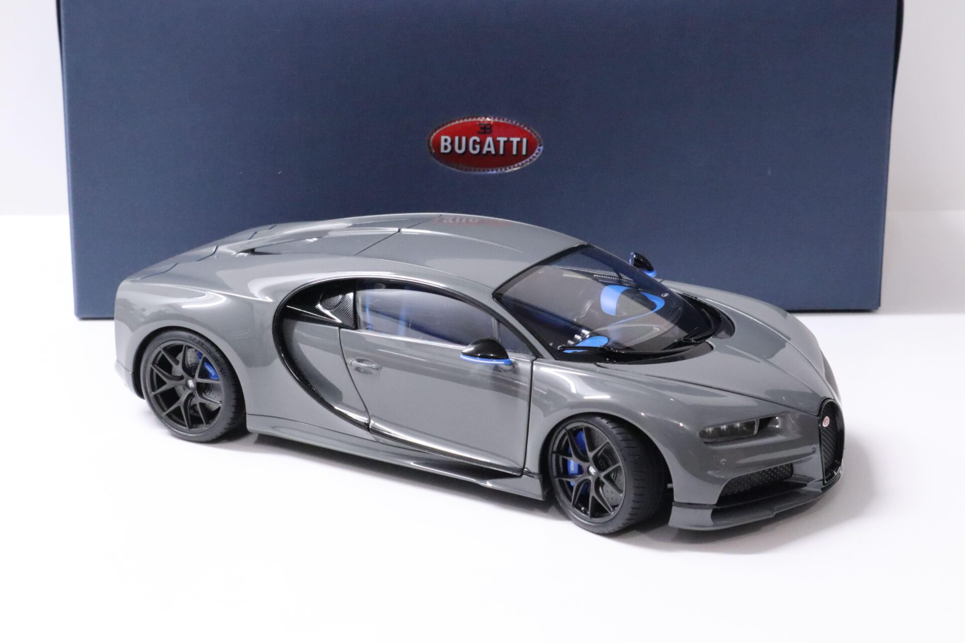 1:18 AUTOart Bugatti Chiron Sport 2019 Jet grey