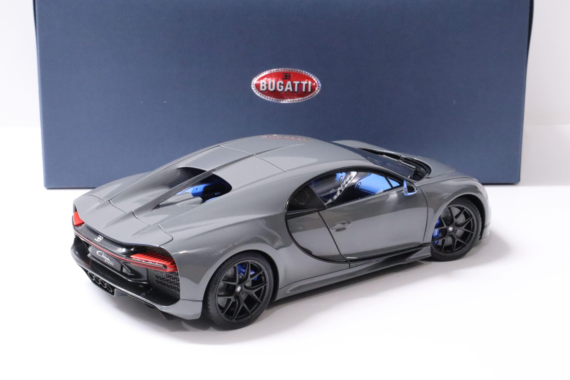 1:18 AUTOart Bugatti Chiron Sport 2019 Jet grey
