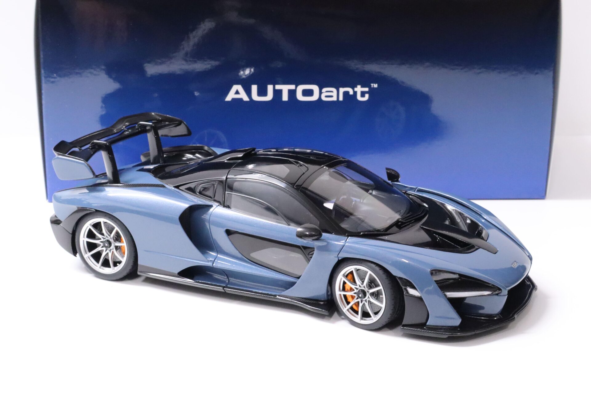 1:18 AUTOart McLAREN Senna 2018 Vision Victory/ grey