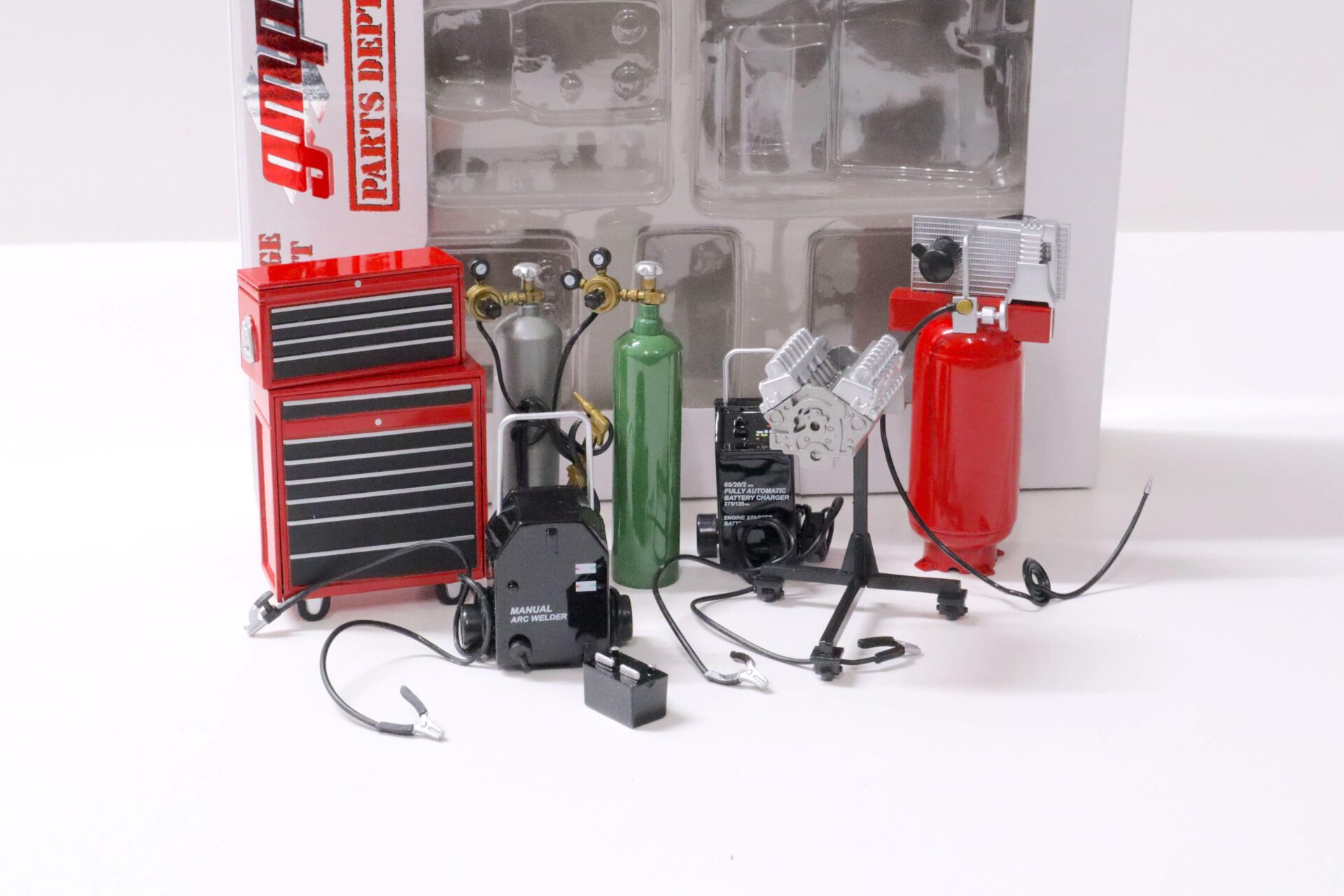 ID 59660 orig.jpg 1:18 GMP Original Garage Accessories Kit #1 Parts Dept Diorama Zubehör Part No. 9010