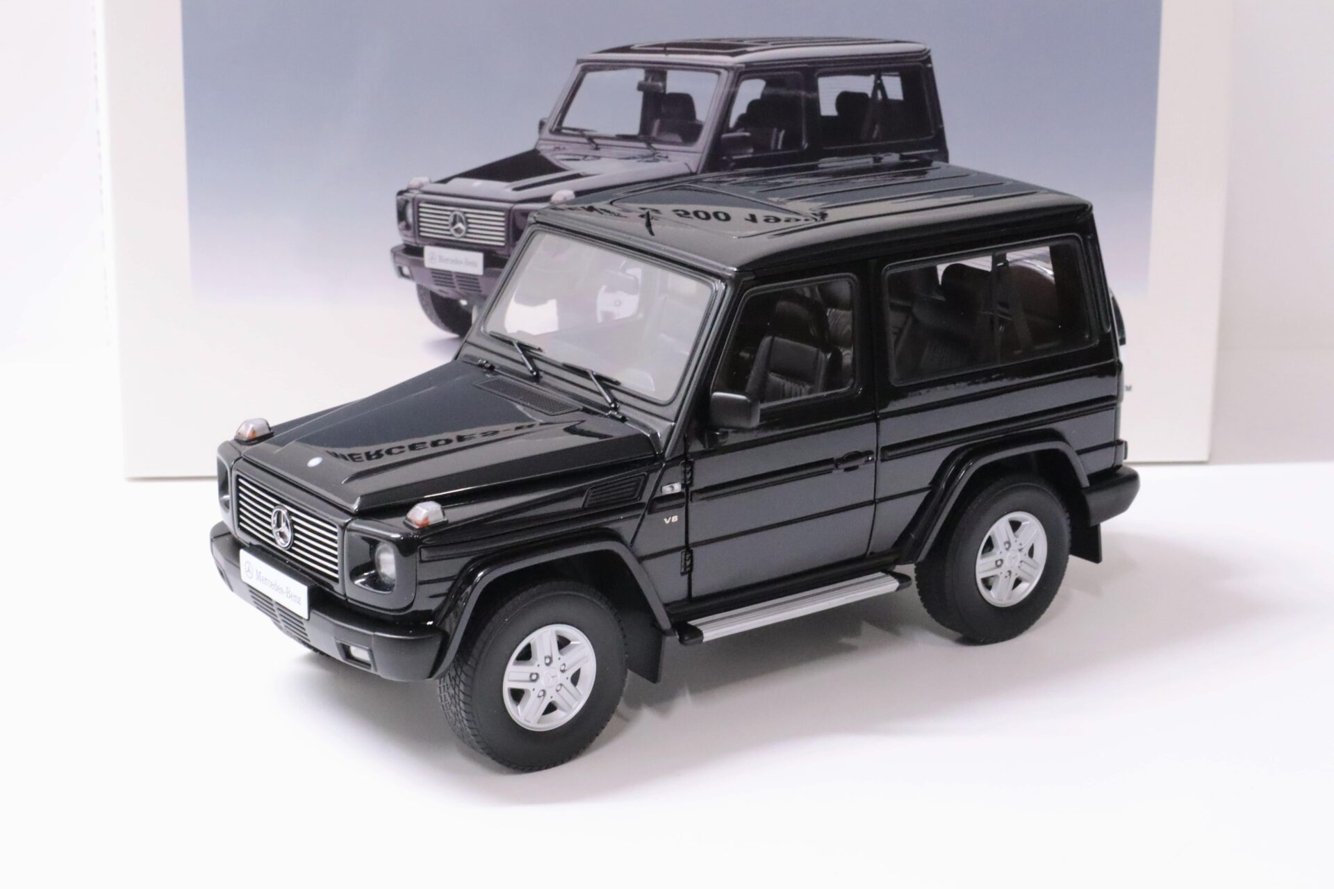 ID 59895 orig.jpg 1:18 AUTOart Mercedes G-Klasse G500 SWB 1998 black