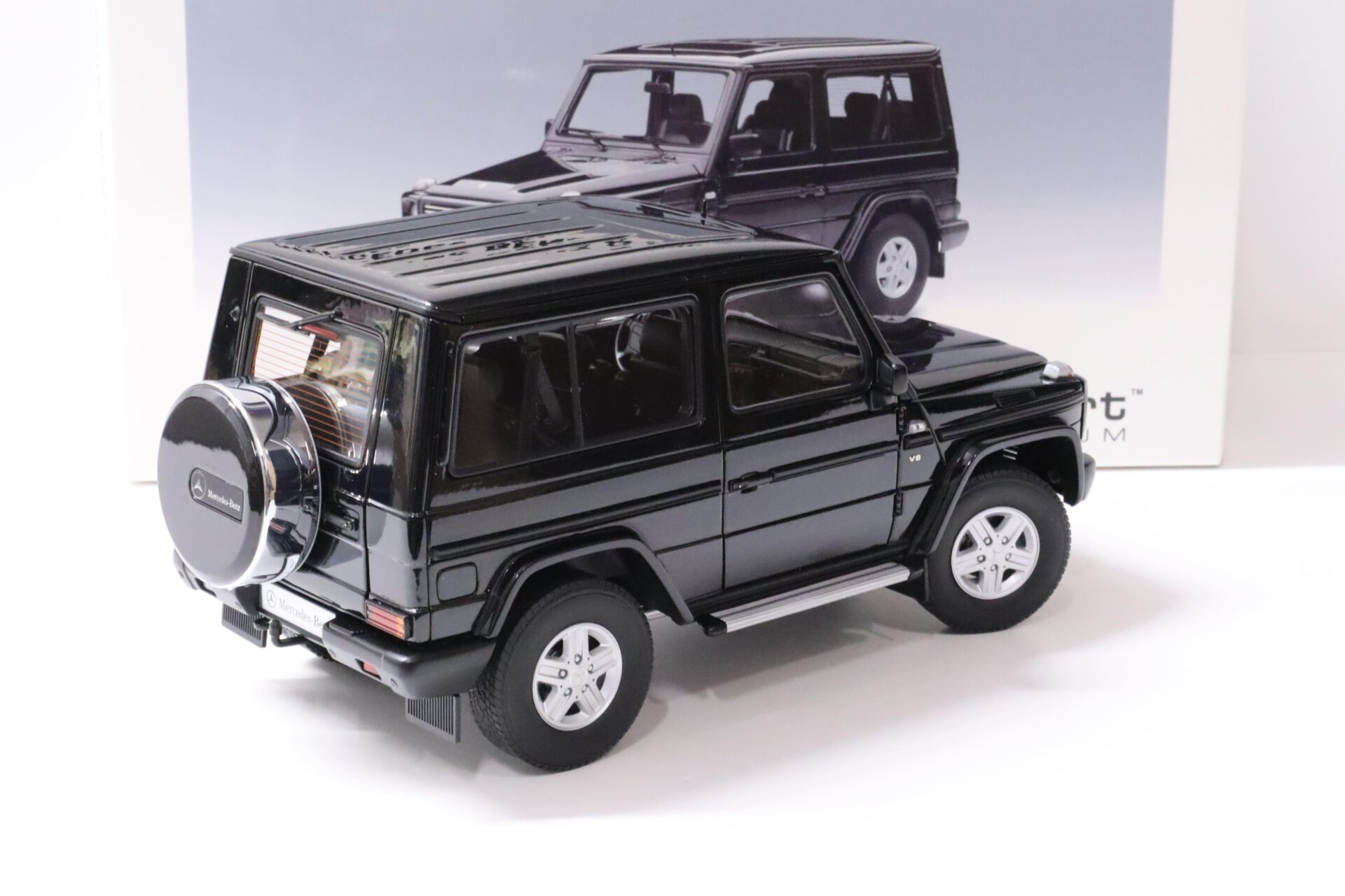 1:18 AUTOart Mercedes G-Klasse G500 SWB 1998 black