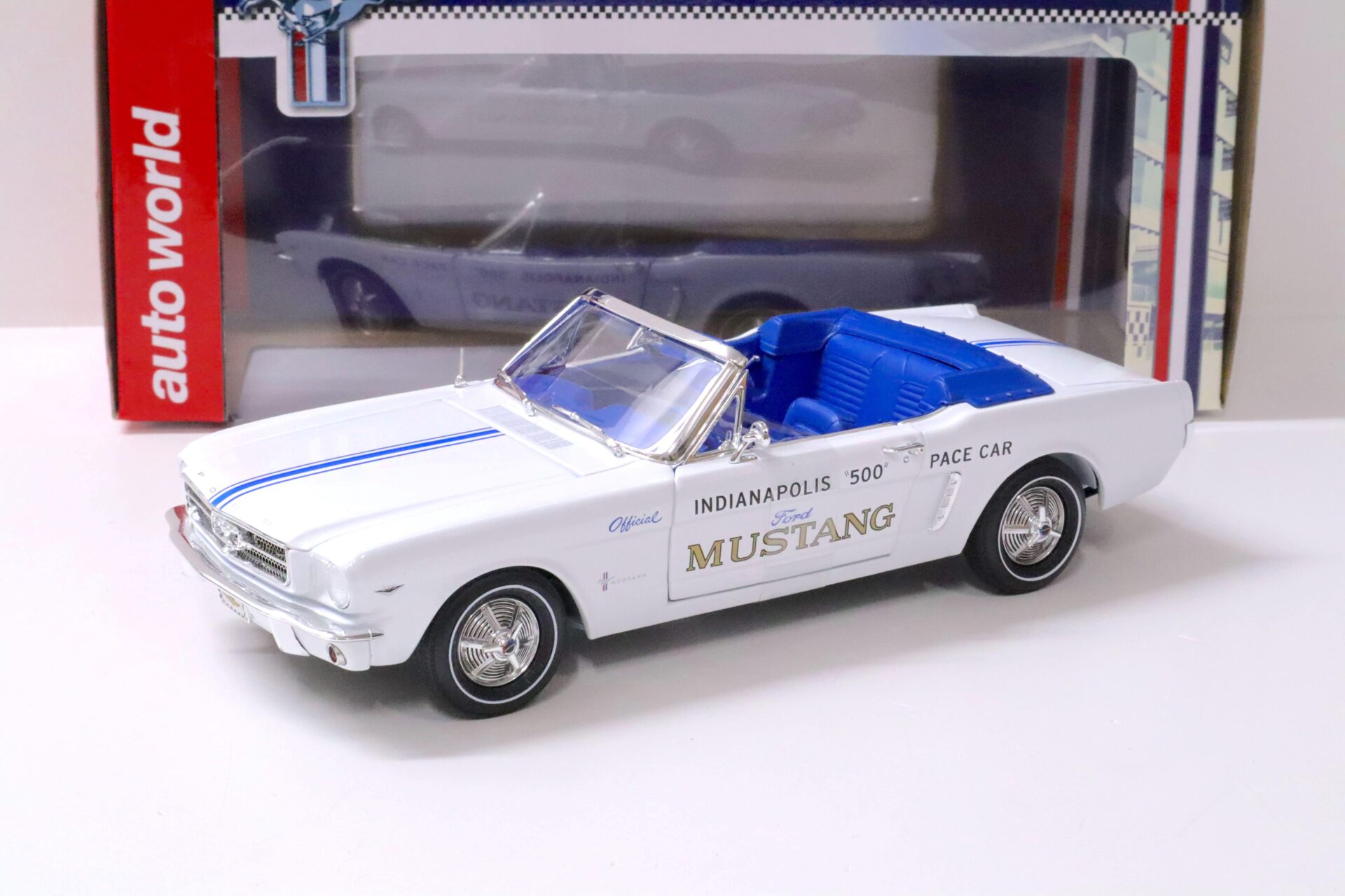 ID 60520 orig.jpg 1:18 Auto World 1964 1/2 Ford Mustang Convertible Indianapolis 500 PACE Car white