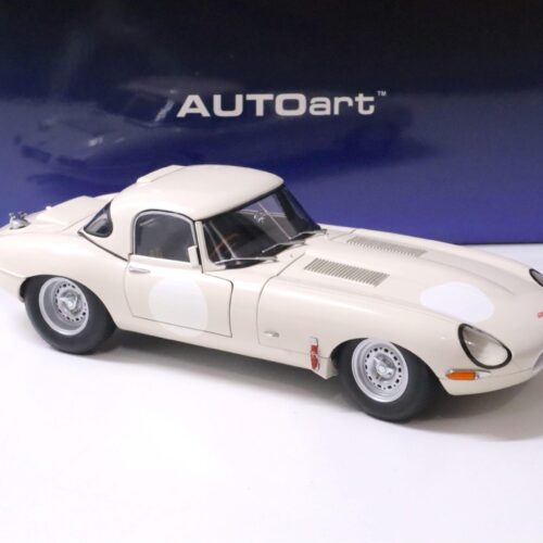 1:18 AUTOart Jaguar E-Type Lightweight white with Hardtop 1963