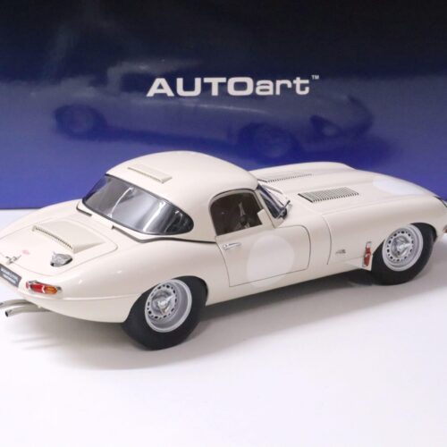 1:18 AUTOart Jaguar E-Type Lightweight white with Hardtop 1963