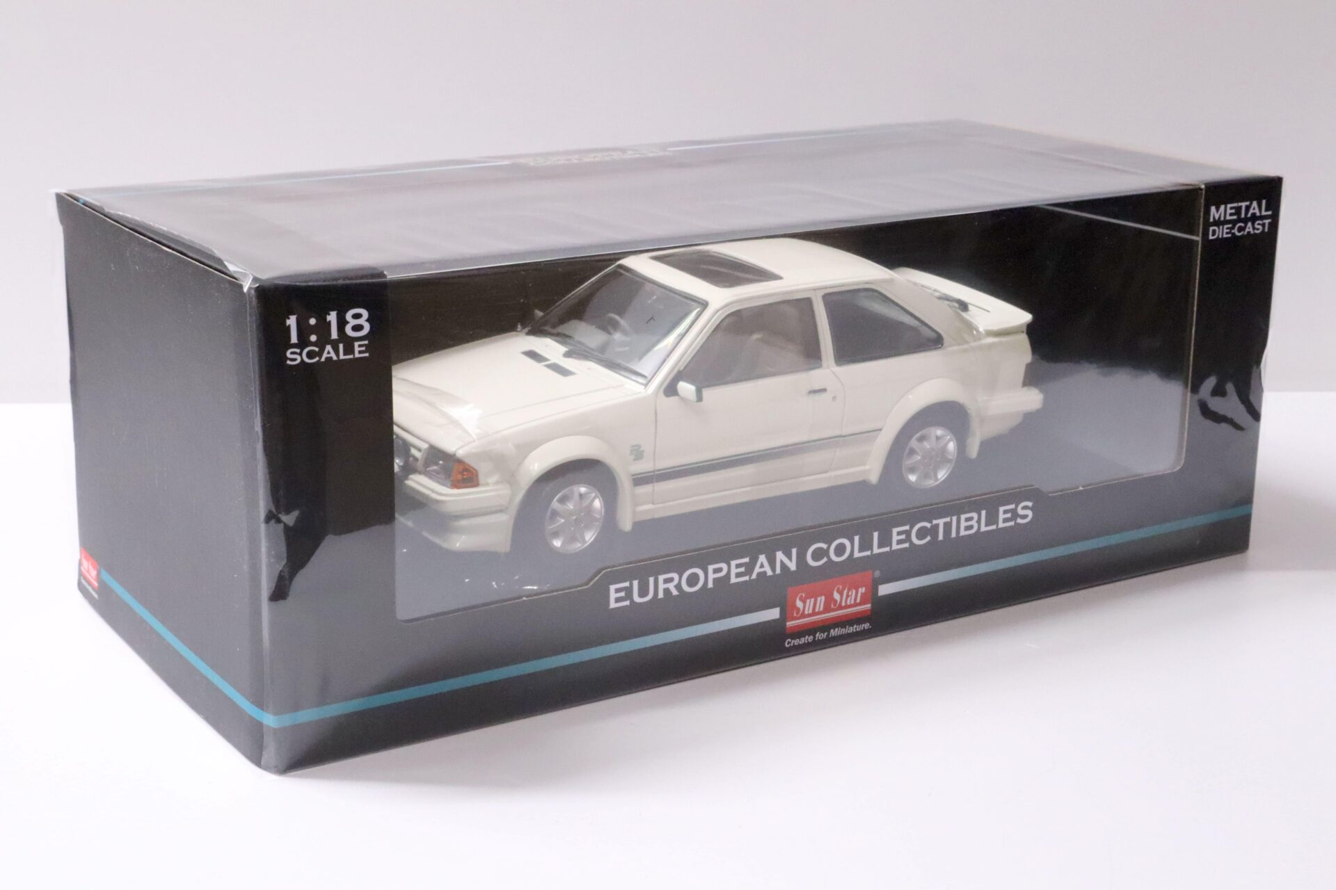 1:18 Sun Star Ford Escort RS Turbo 1984 Diamond white