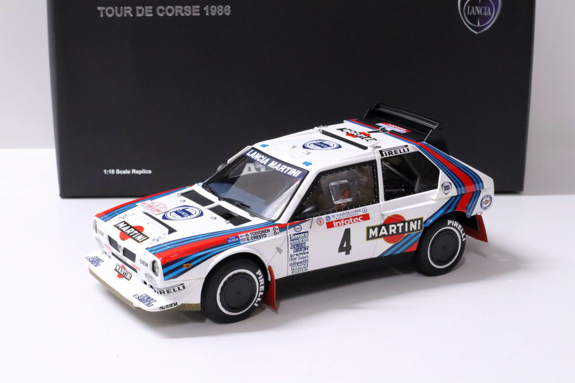 ID 60832 orig.jpg 1:18 AUTOart Lancia Delta S4 Tour de Corse 1986 Toivonen/ Cresto #4 Martini Racing
