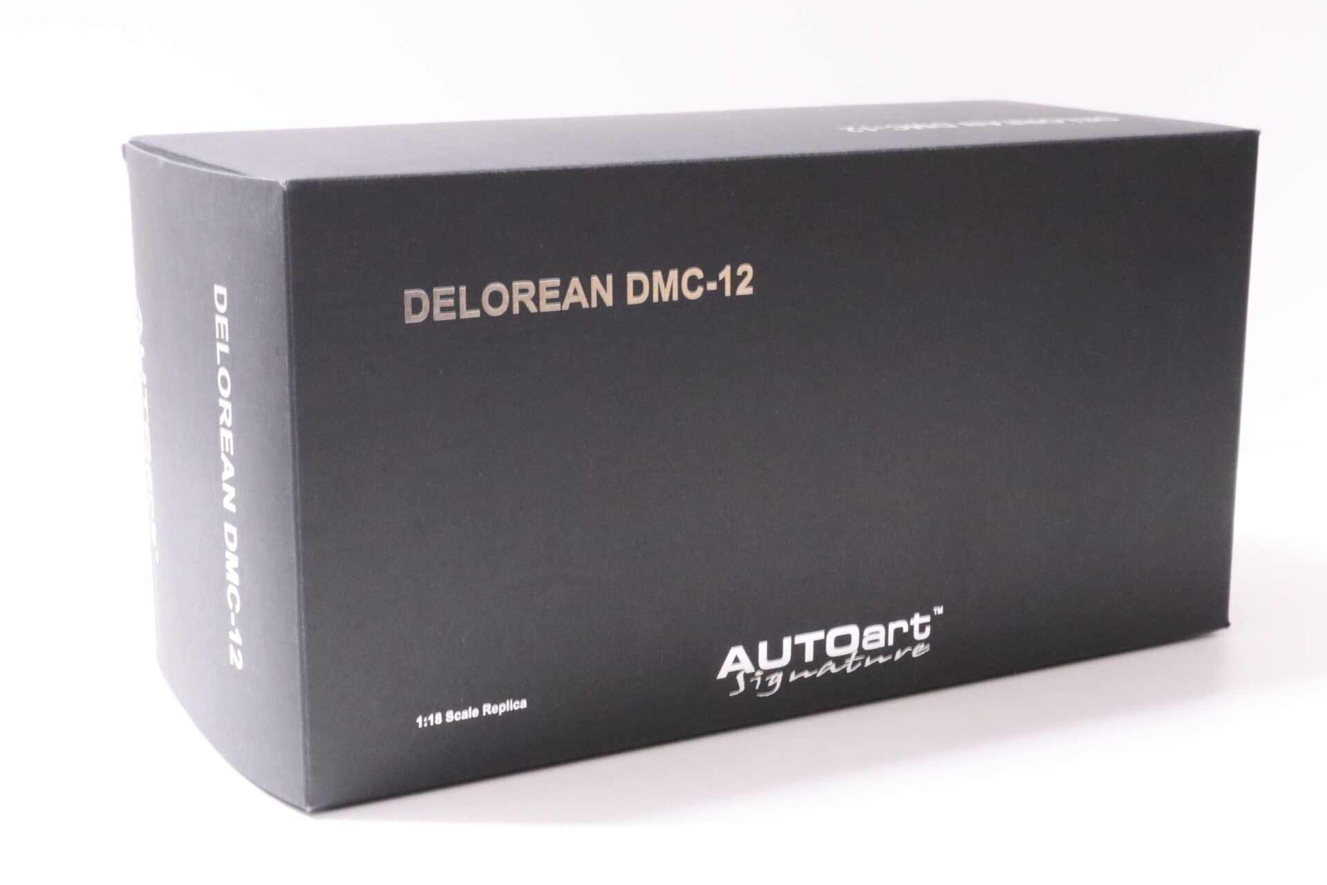 1:18 AUTOart Delorean DMC-12 matt black 1981 Diecast