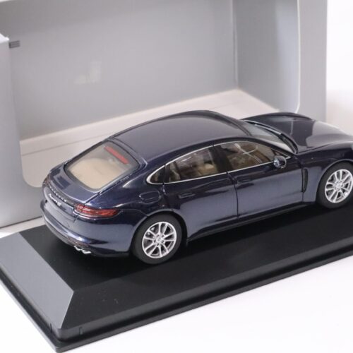 1:43 Herpa Porsche Panamera 4S Diesel (G2) night blue 2016 DEALER VERSION