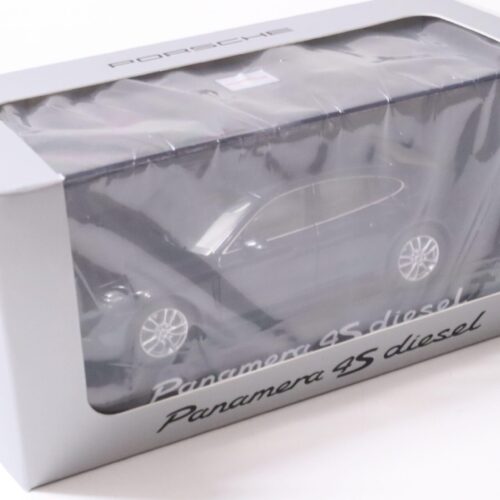 1:43 Herpa Porsche Panamera 4S Diesel (G2) night blue 2016 DEALER VERSION