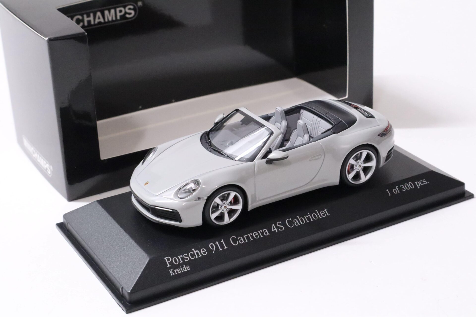 ID 61077 orig 1.jpg 1:43 Minichamps Porsche 911 (992) Carrera 4S Cabriolet 2019 Kreide grey
