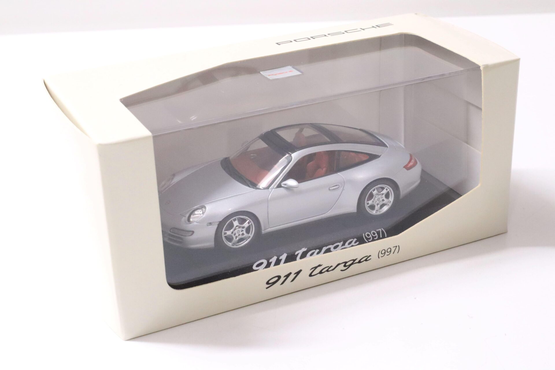 1:43 Minichamps Porsche 911 (997) Targa silver metallic DEALER VERSION