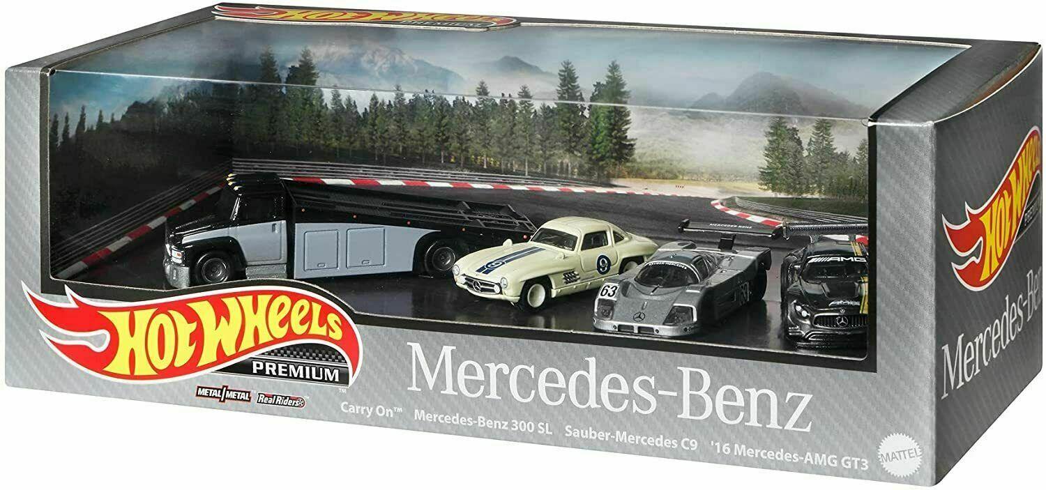 ID 61166 orig.jpg 1:64 Hot Wheels Premium Set 2021 Mercedes - Benz Real Riders 4 Cars Diorama