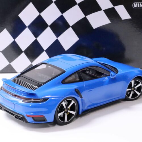 1:18 Minichamps Porsche 911 (992) Turbo S Coupe 2020 blue
