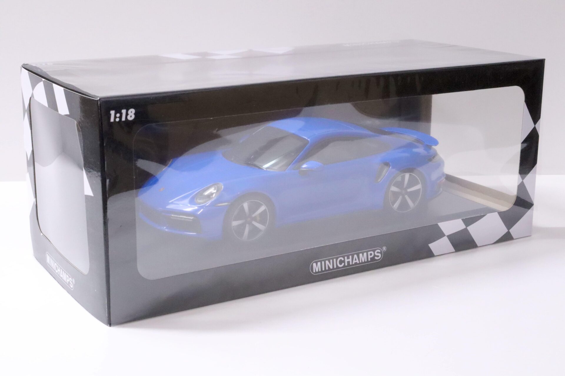 1:18 Minichamps Porsche 911 (992) Turbo S Coupe 2020 blue