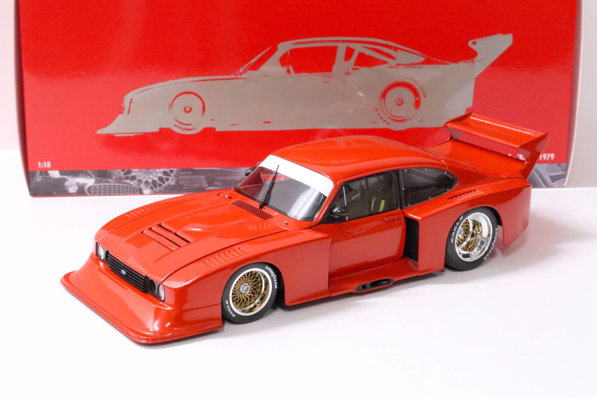 ID 61249 orig.jpg 1:18 Minichamps Ford Capri Turbo Gr.5 red 1979