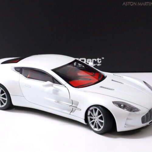 1:18 AUTOart Aston Martin One-77 Morning frost white Die-Cast