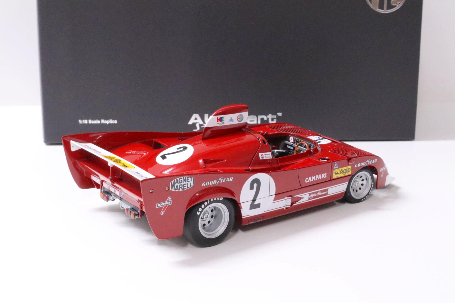1:18 AUTOart Alfa Romeo 33 TT 12 - 1000km SPA Francorchamps Winner #2 Bell