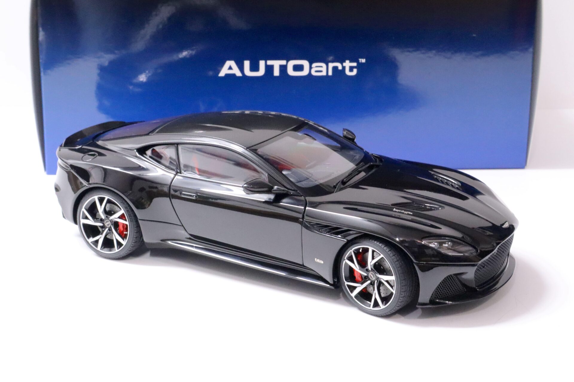 1:18 AUTOart Aston Martin DBS Superleggera 2019 jet black
