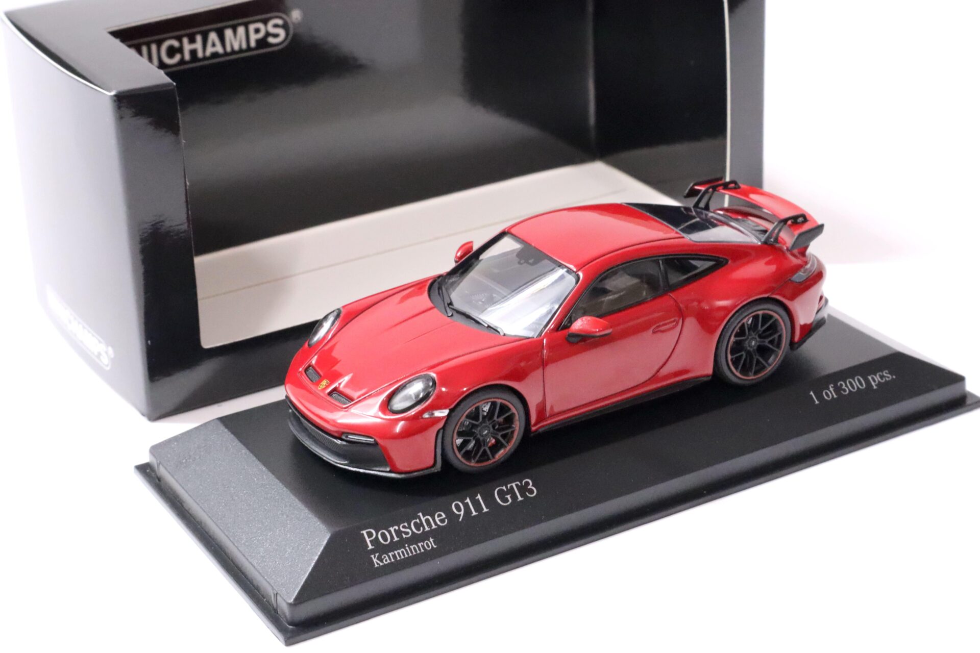 ID 61522 orig.jpg 1:43 Minichamps Porsche 911 (992) GT3 Karmin red 2020