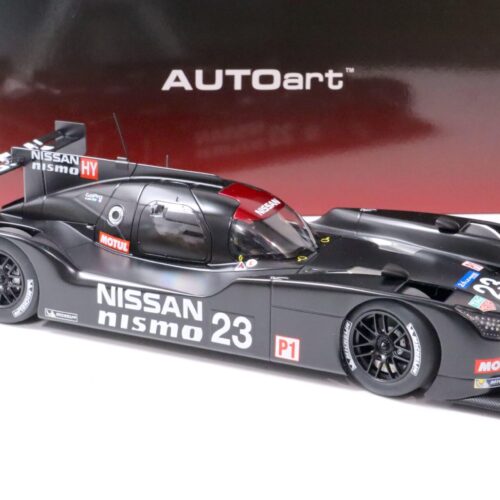 1:18 AUTOart Nissan GT-R LM Nismo 2015 Test Car #23 black