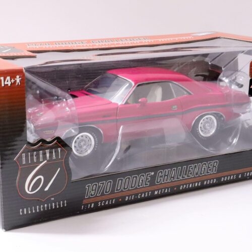 1:18 Highway61 Dodge Challenger R/T 426 Hemi Coupe Panther pink 50556