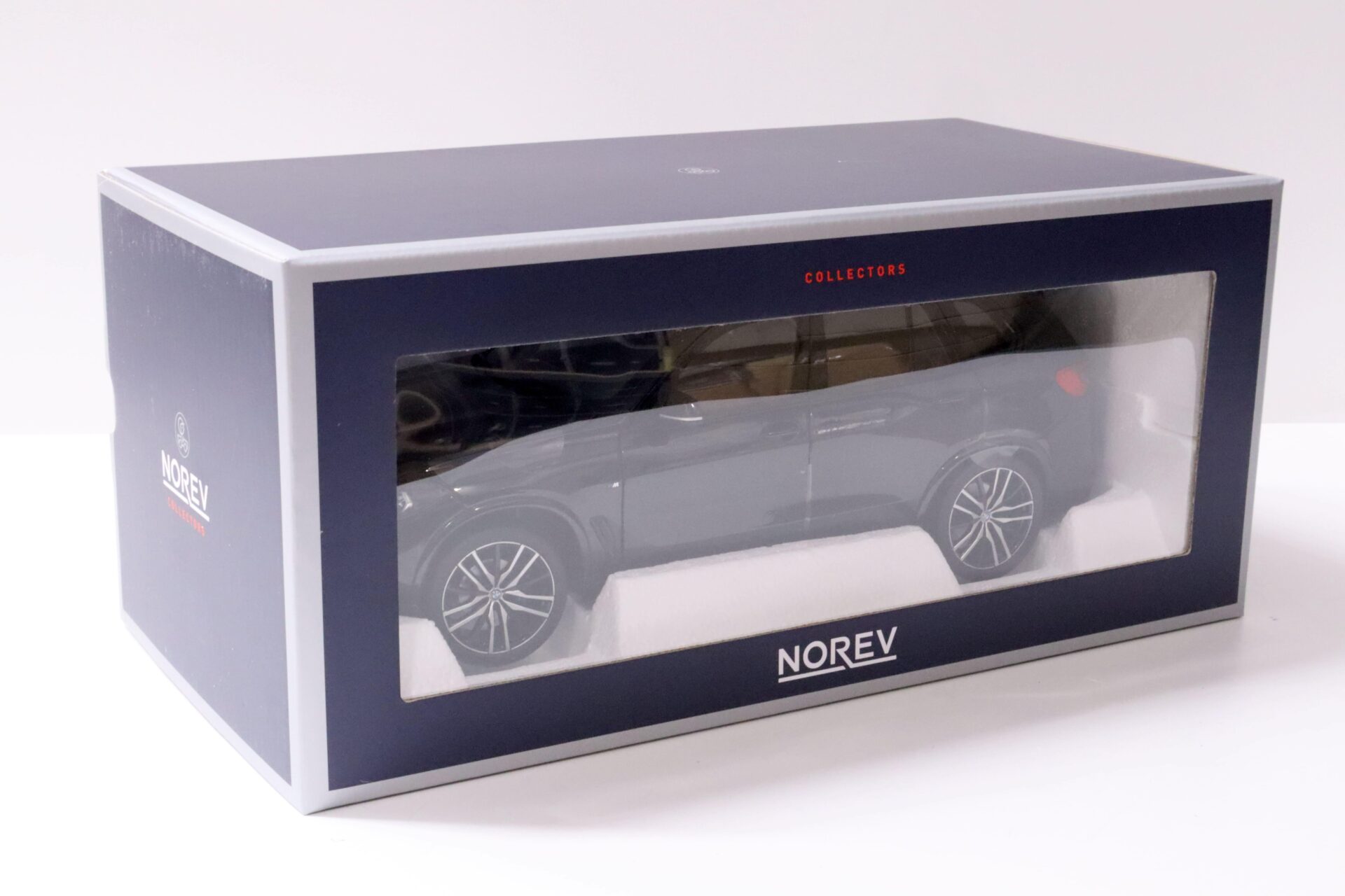 1:18 Norev BMW X5 xDrive 40i (G05) SUV black metallic 2019