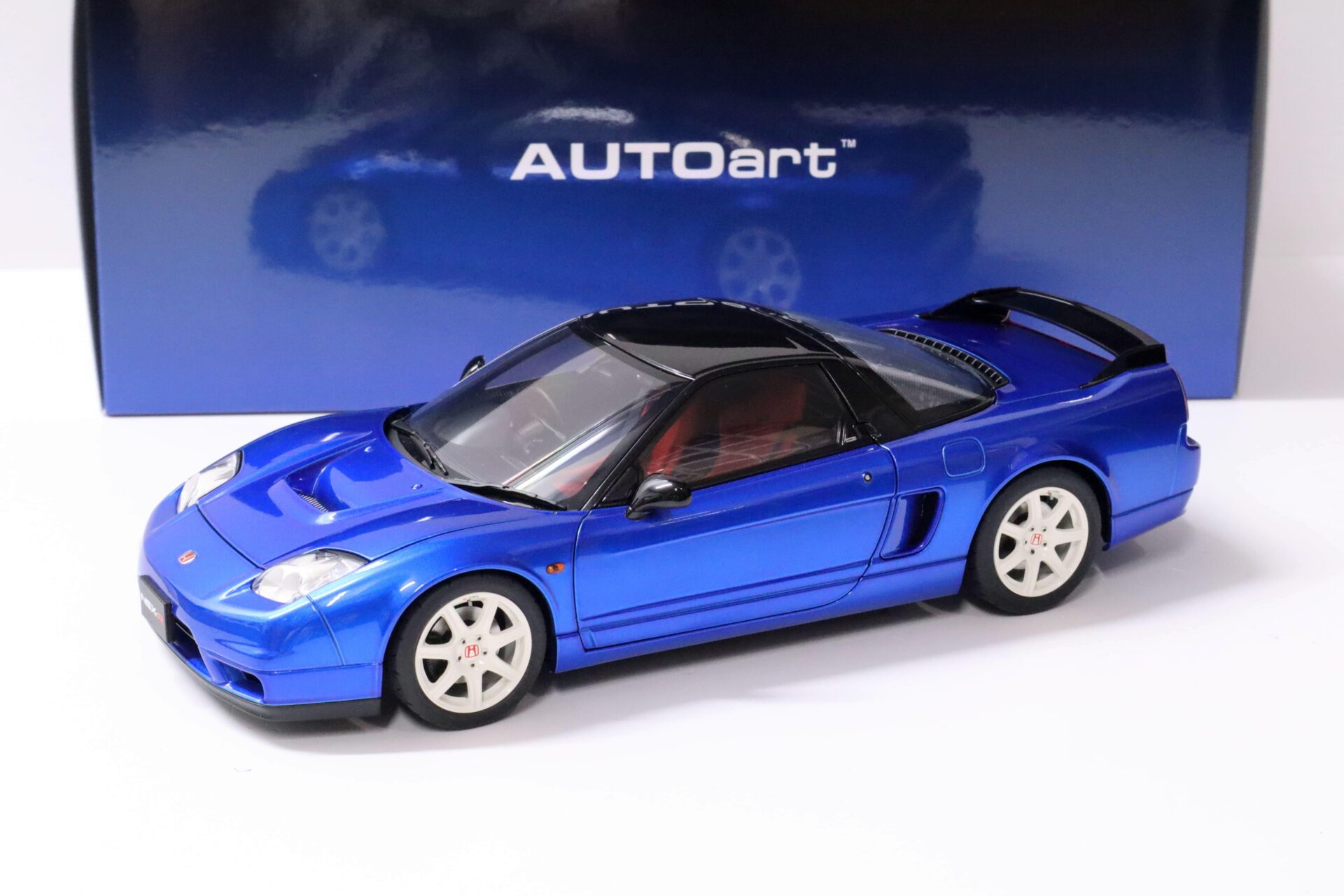 1:18 AUTOart Honda NSX-R (NA2) 2019 Long Beach blue pearl 73218