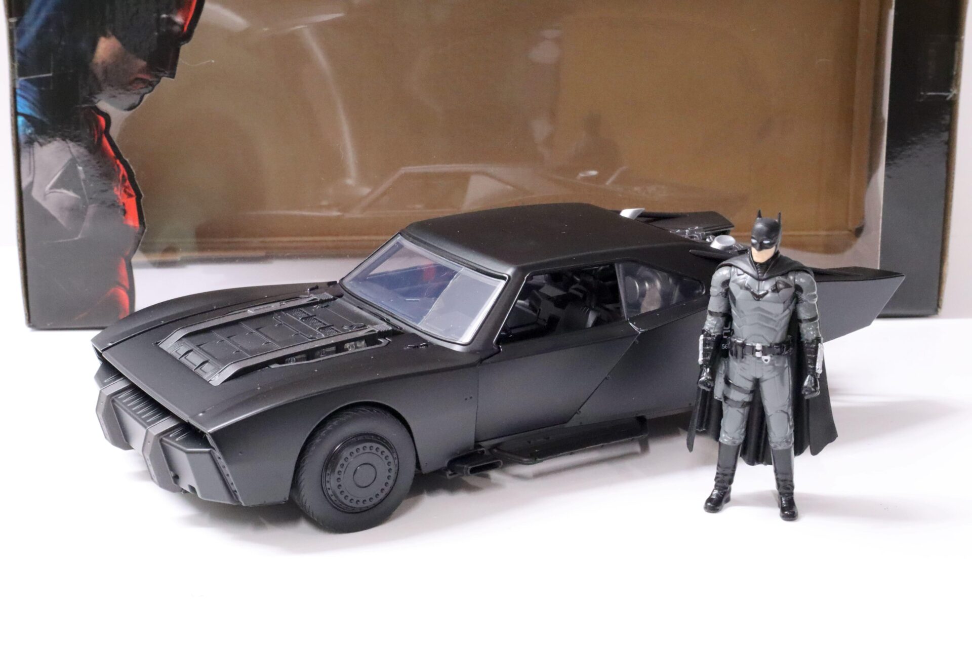 1:18 Jada Toys 2022 Batmobile Batman with Figure matt black + Lights