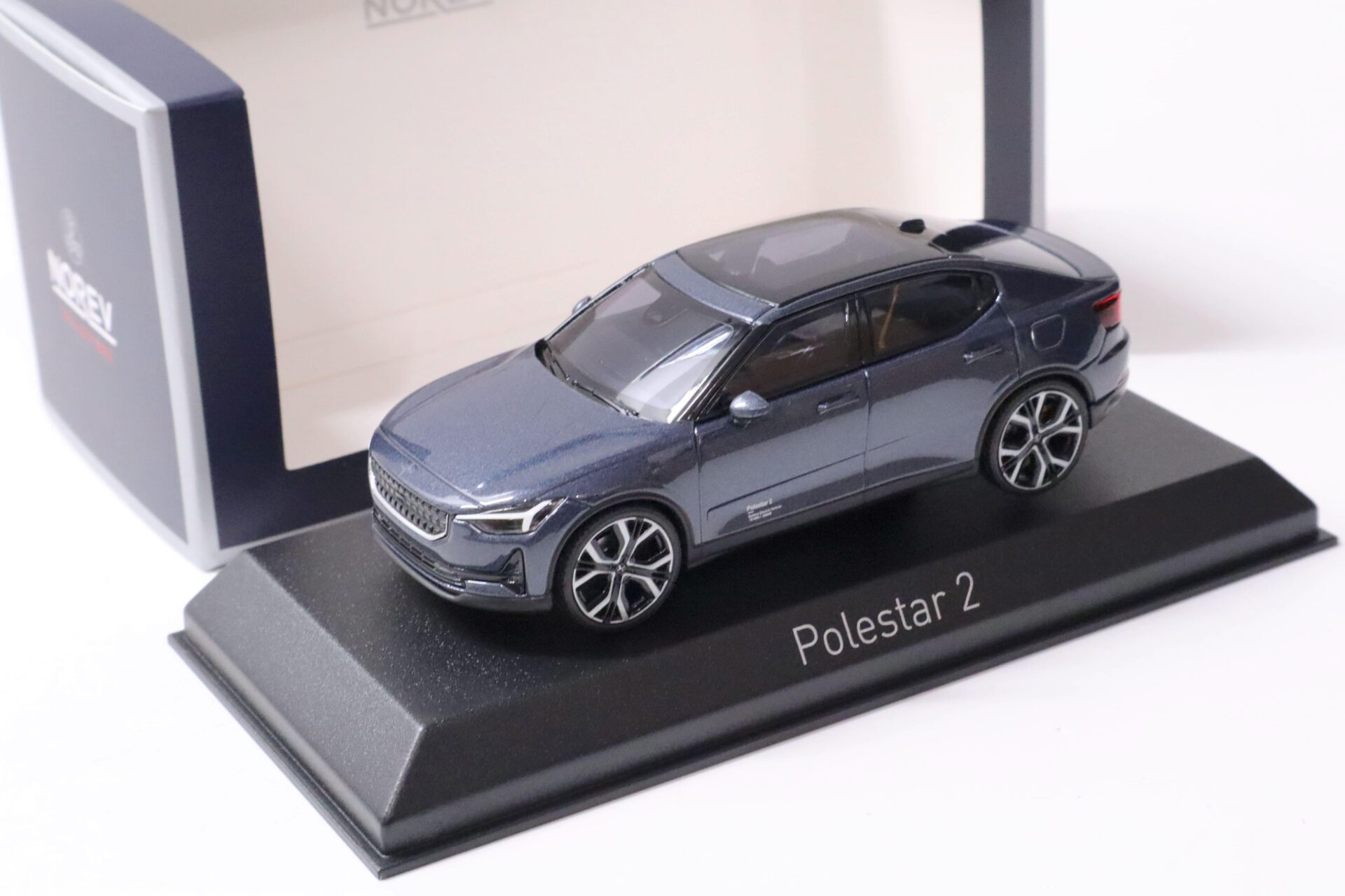 1:43 Norev Polestar 2 Midnight metallic 2021