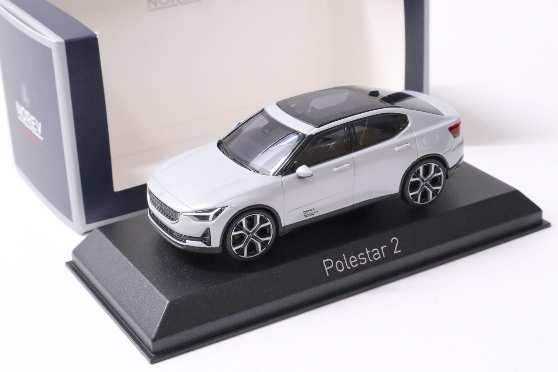ID 62243 orig.jpg 1:43 Norev Polestar 2 Magnesium metallic 2021