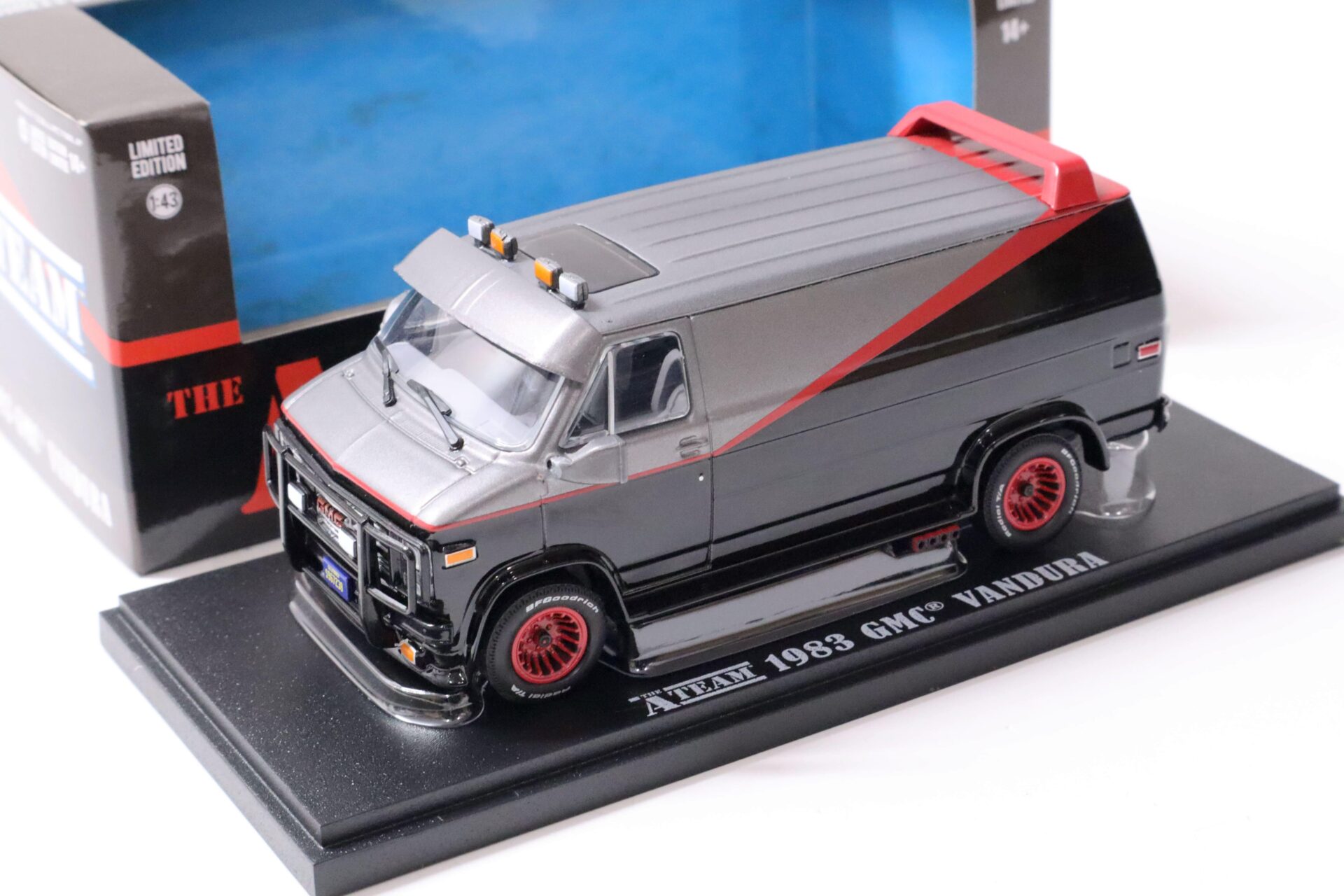 ID 62261 orig.jpg 1:43 Greenlight GMC Vandura A-Team Van Bus 1983 black/ grey