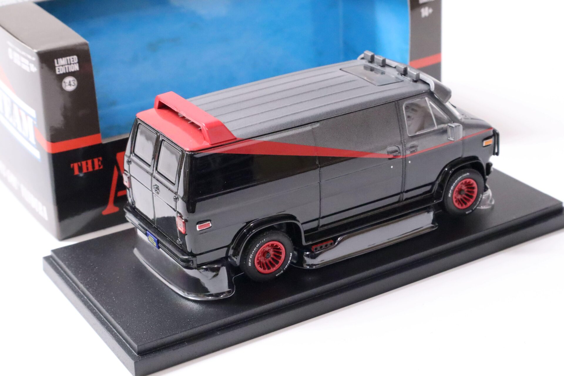 1:43 Greenlight GMC Vandura A-Team Van Bus 1983 black/ grey