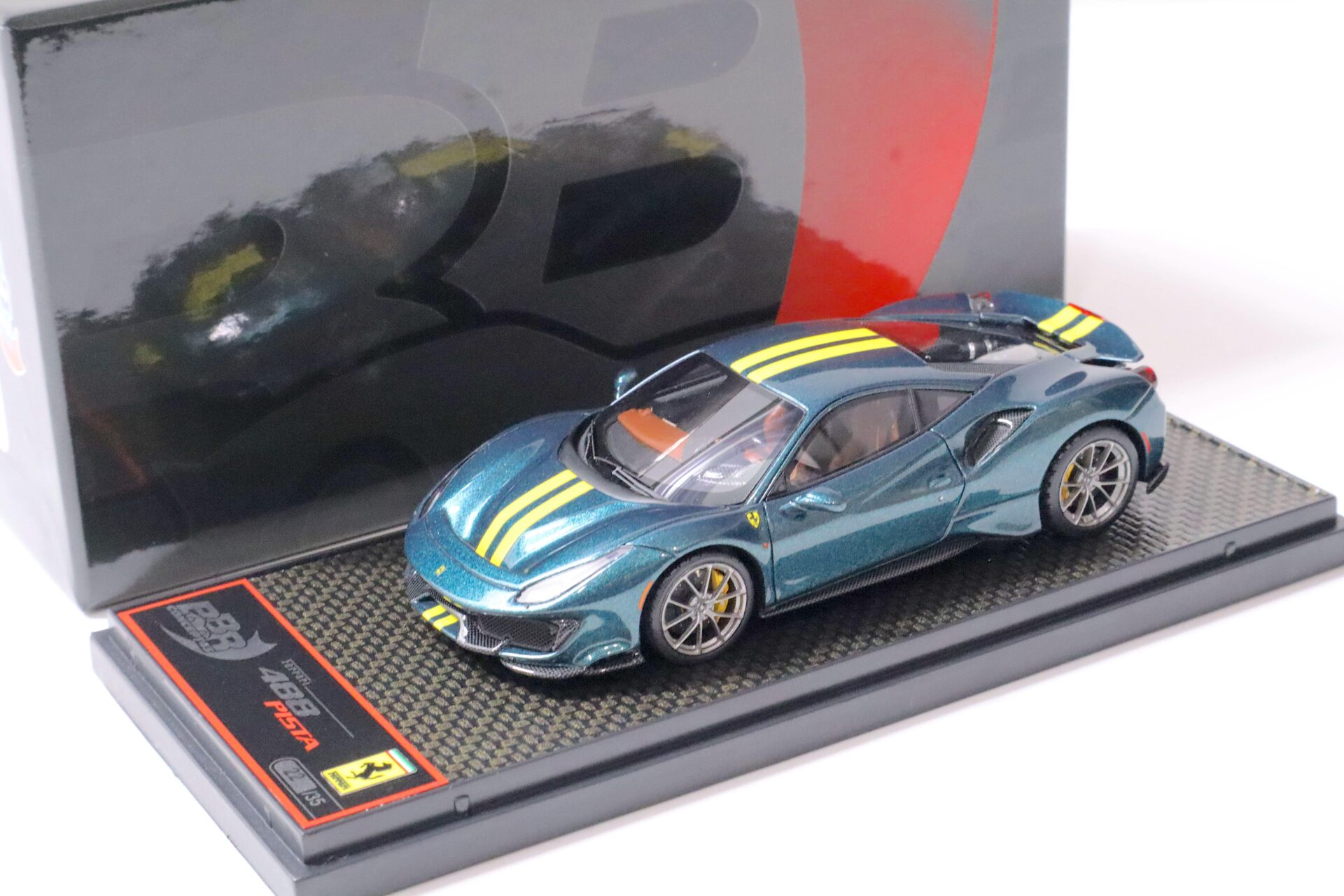 ID 62287 orig.jpg 1:43 BBR Ferrari 488 Pista 2020 LHD Verde Scuro metallic green - Limited Edition 35 pcs.