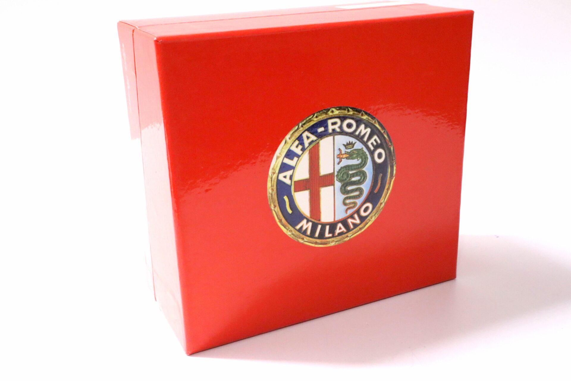 1:43 Minichamps Alfa Romeo Tipo 33 Stradale red 1968 Limited