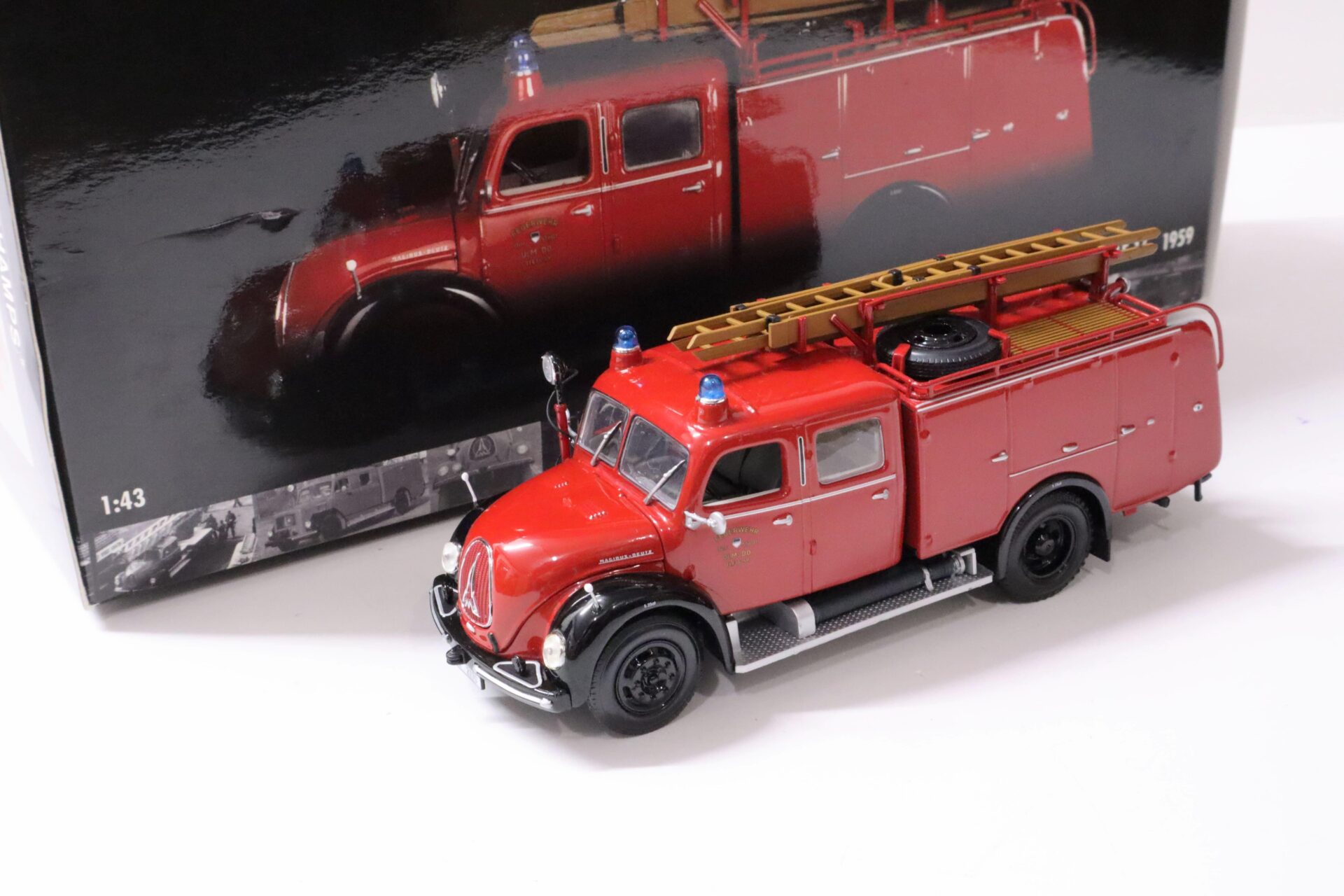 ID 62508 orig.jpg 1:43 Minichamps Magirus-Deutz Merkur TLF 16 Feuerwehr Ulm 1959 red