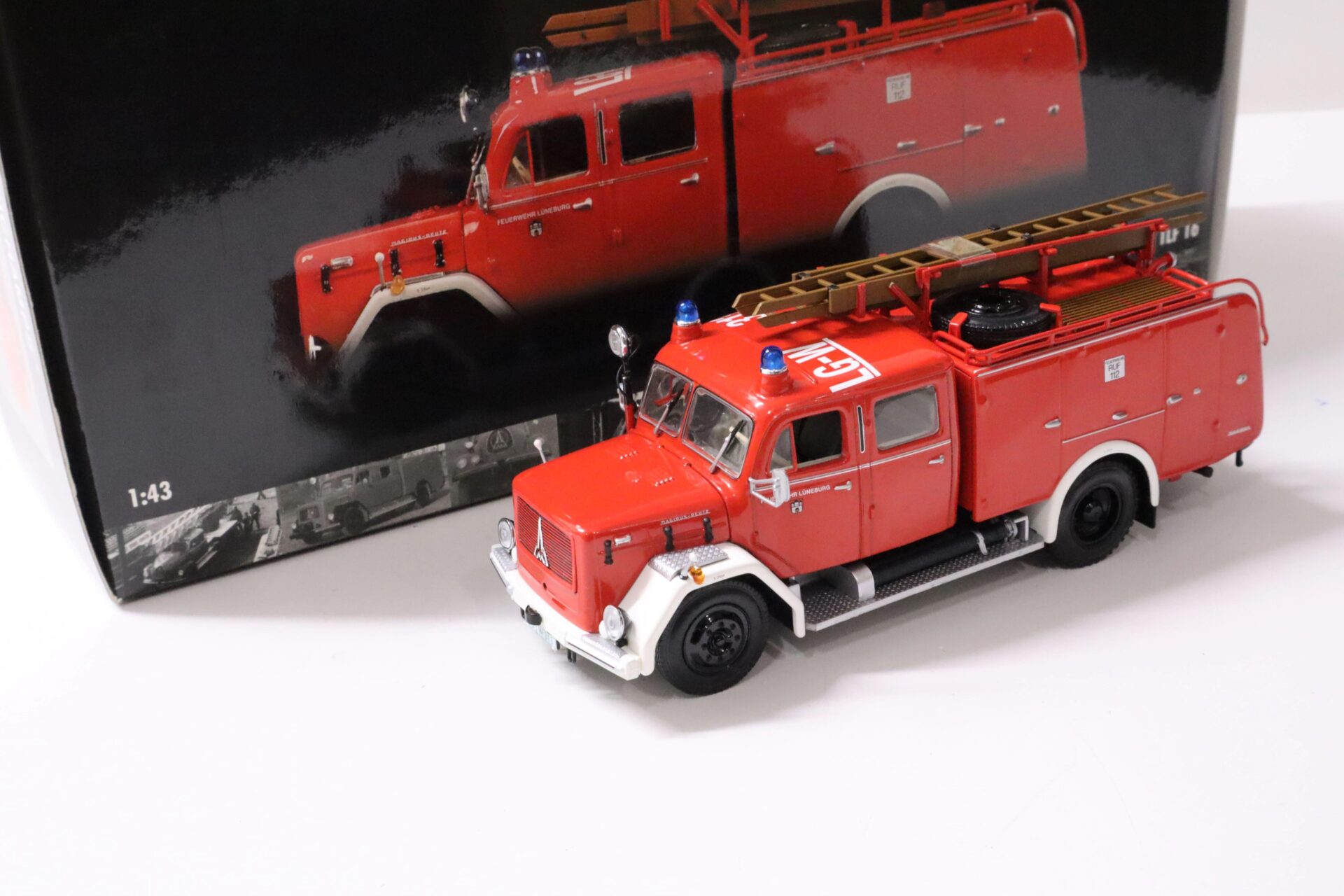 ID 62520 orig.jpg 1:43 Minichamps Magirus-Deutz Merkur 150 TLF 16 Feuerwehr Lüneburg red