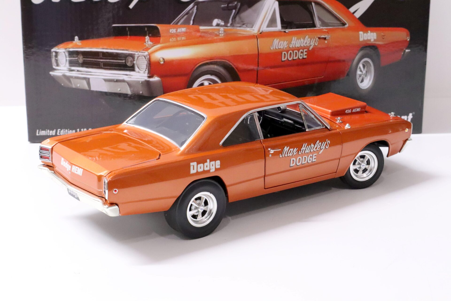 1:18 ACME 1968 Dodge Dart 426 Hemi Max HurleyÂ´s orange Limited Edition