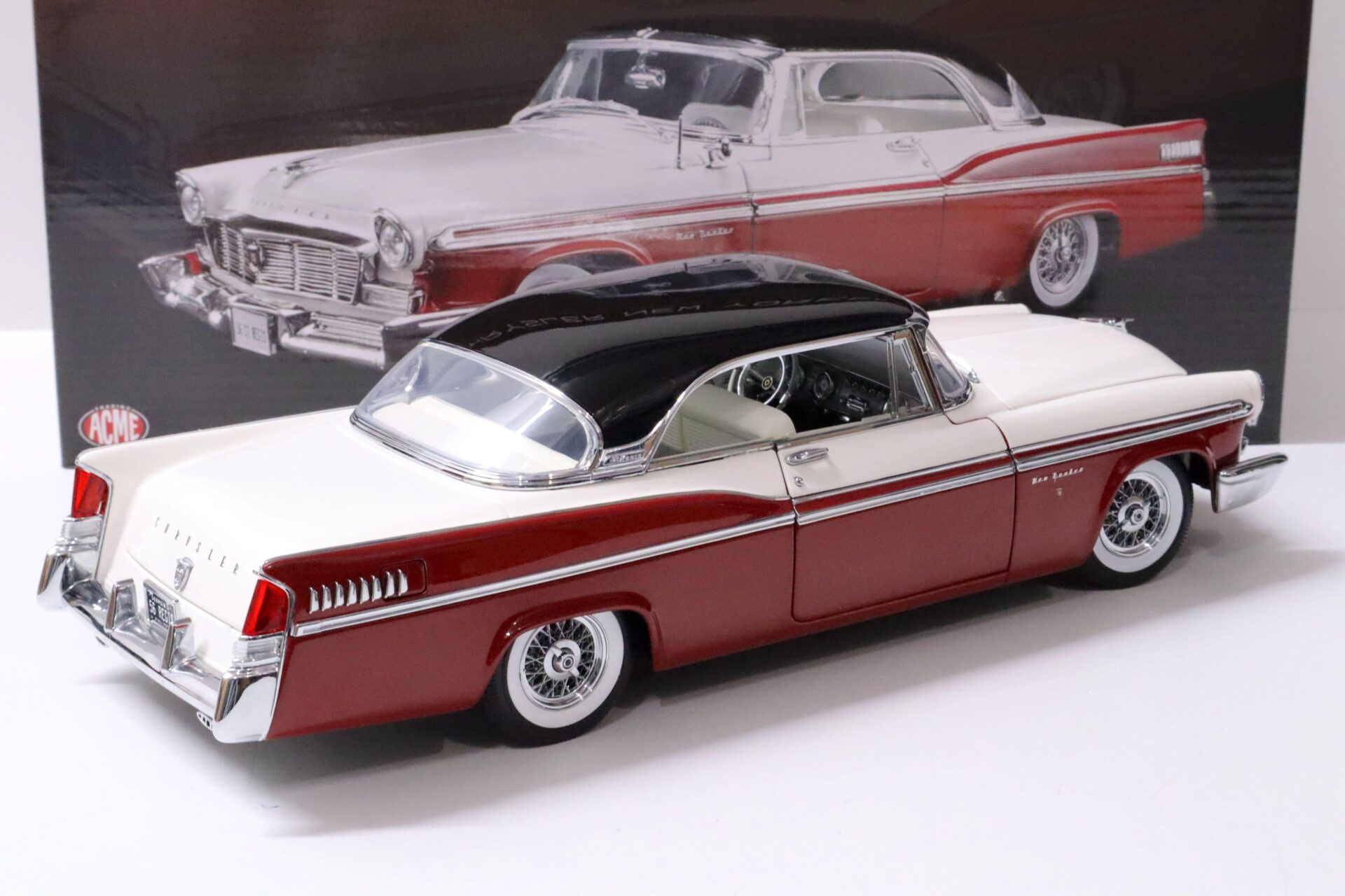 1:18 ACME 1956 Chrysler New Yorker ST REGIS Regimental red/ cloud white