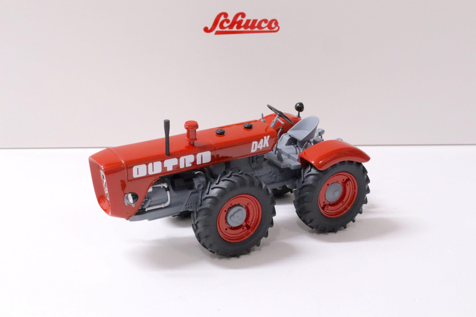 1:32 Schuco PRO.R32 Dutra D4K Traktor Schlepper red