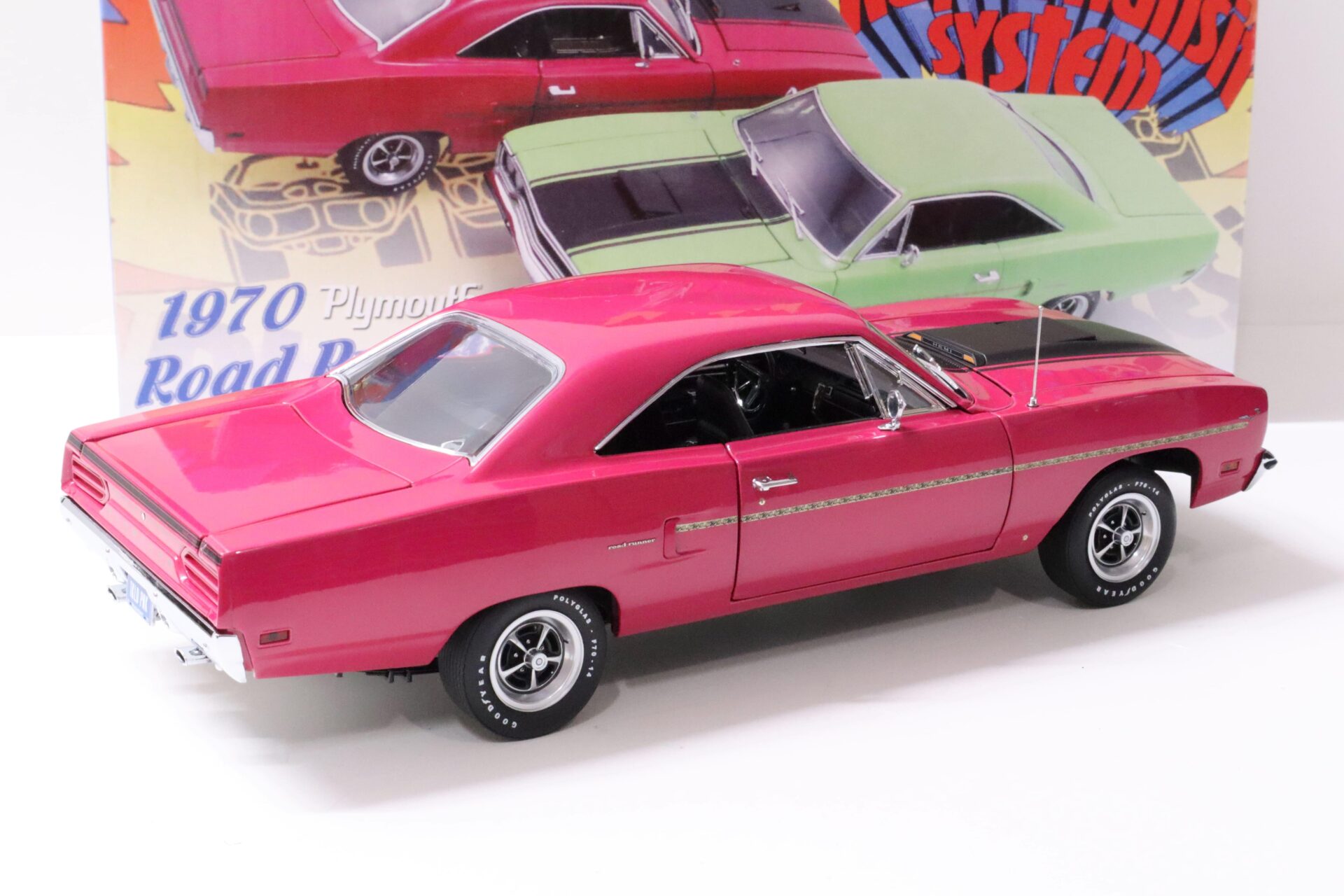 1:18 GMP 1970 Plymouth Road Runner "The Rapid Transit System" purple