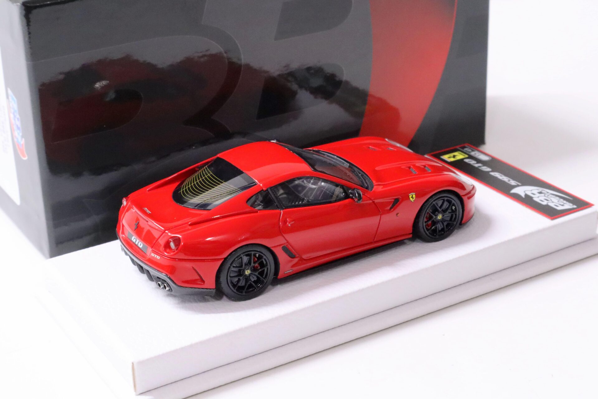 1:43 BBR Ferrari 599 GTO Rosso Corsa 322 red/ white base - Limited 49 pcs.