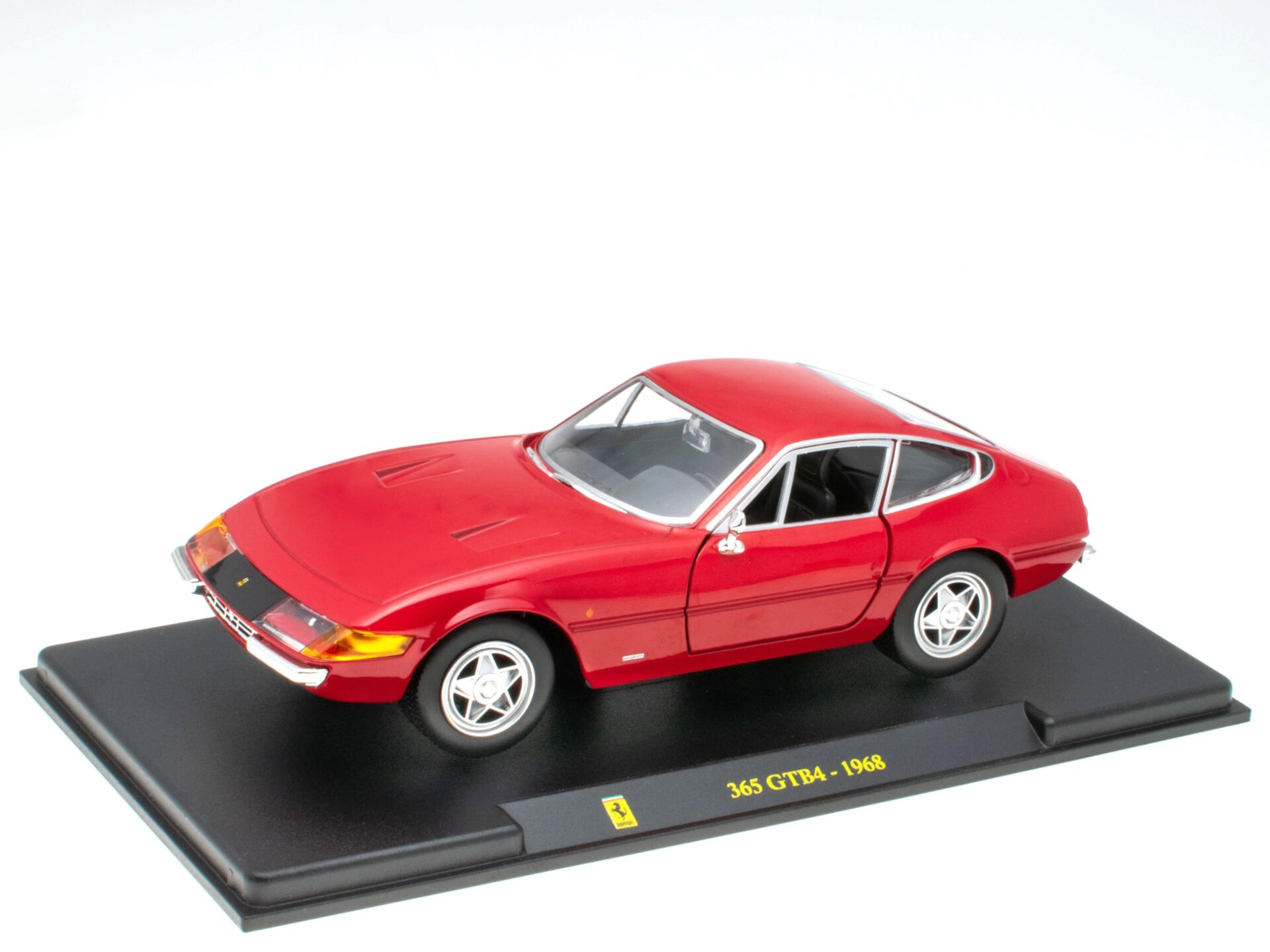 1:24 Hachette Bburago Ferrari Collection Ferrari 365 GTB4 red 1968 with display