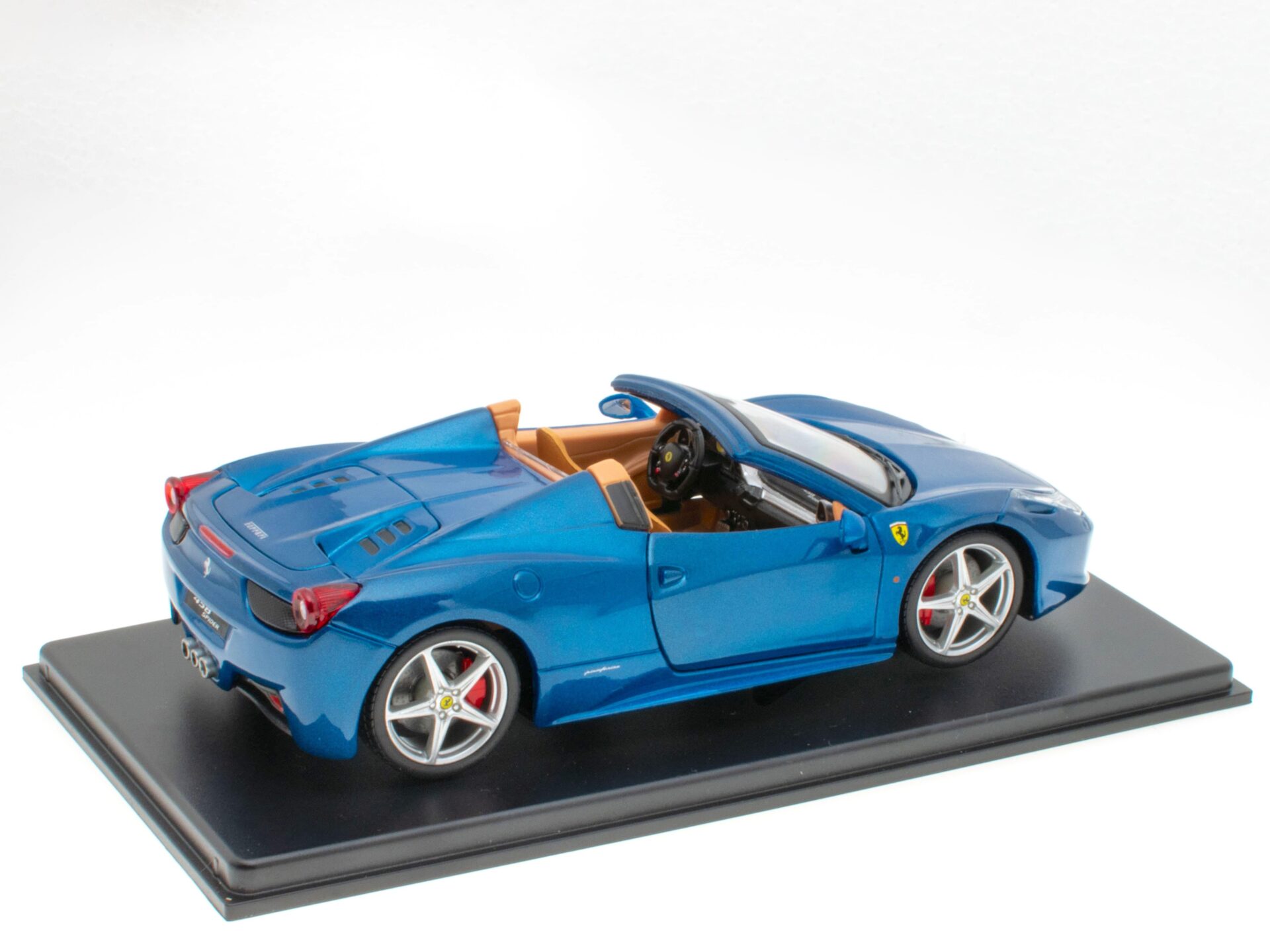 1:24 Hachette Bburago Ferrari Collection Ferrari 458 Spider blue 2011 with display
