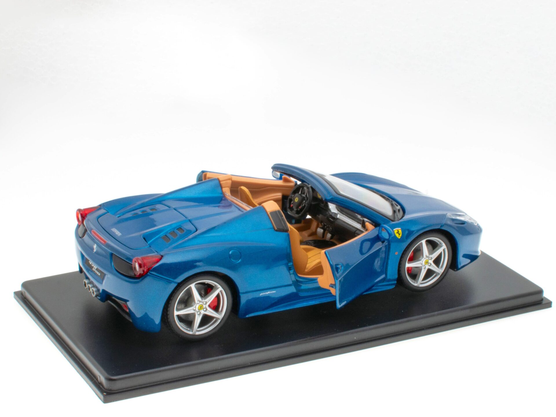 1:24 Hachette Bburago Ferrari Collection Ferrari 458 Spider blue 2011 with display