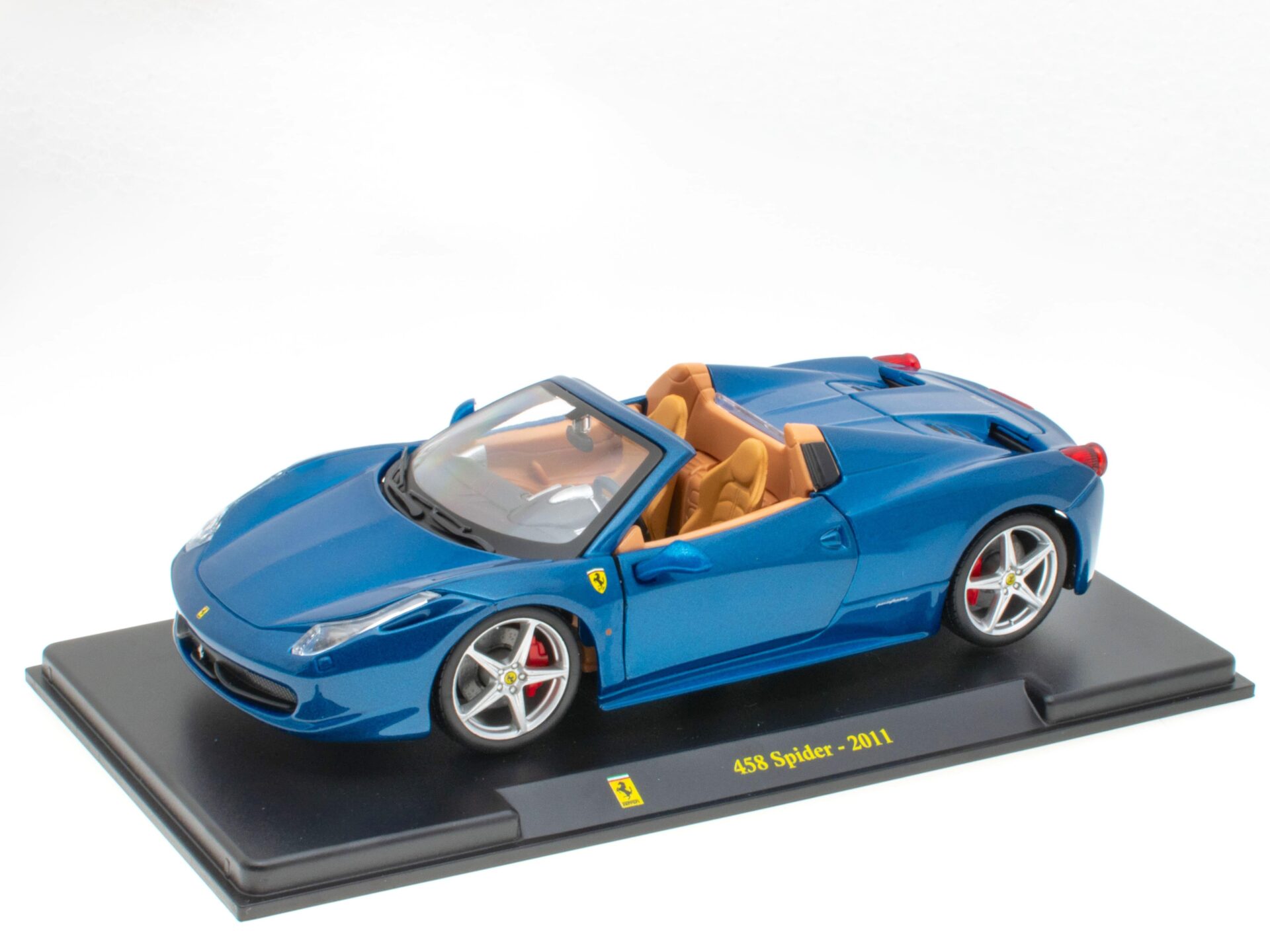 1:24 Hachette Bburago Ferrari Collection Ferrari 458 Spider blue 2011 with display