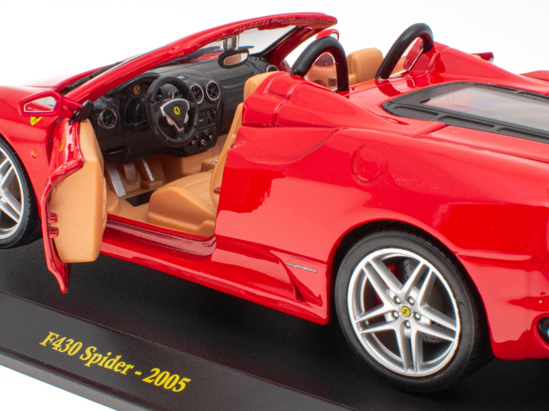 1:24 Hachette Bburago Ferrari Collection Ferrari F430 Spider red 2005 with display