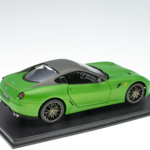 1:24 Hachette Bburago Ferrari Collection Ferrari 599 HY-KERS green 2010 with display