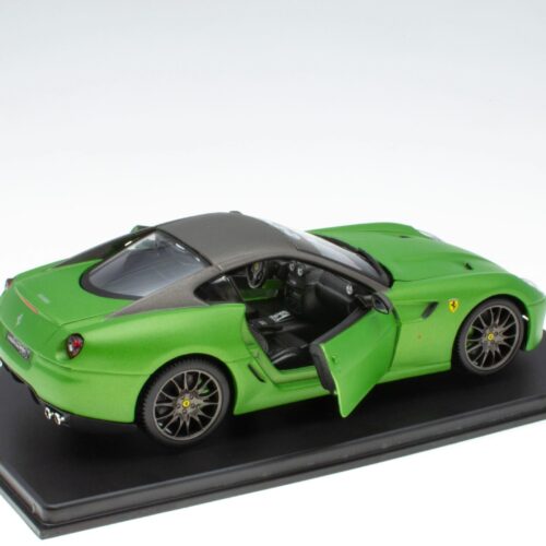 1:24 Hachette Bburago Ferrari Collection Ferrari 599 HY-KERS green 2010 with display