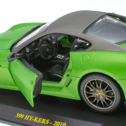 1:24 Hachette Bburago Ferrari Collection Ferrari 599 HY-KERS green 2010 with display